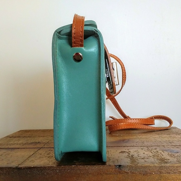 NWOT Vera Pelle Small Leather Crossbody - Picture 3 of 6